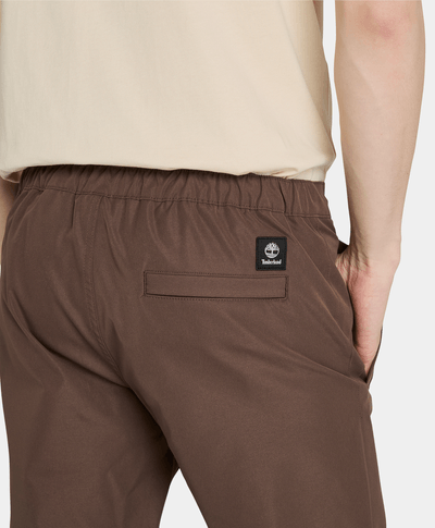 Jogger Repelente Al Agua Regular Tapered Fit Para Hombre, Café