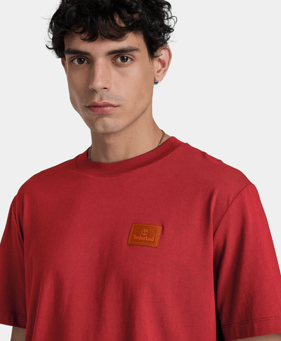 Playera de manga corta con logo de silicona para hombre, Rojo